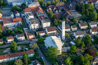 Vue aérienne de Église Saint-Pie, Goethestr à Kandel dans le département Rhénanie-Palatinat, Allemagne