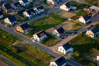 Vue aérienne de Nouvelle zone de développement Rosenweg à Kandel dans le département Rhénanie-Palatinat, Allemagne