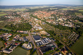 Vue aérienne de Zone commerciale de la Magdeburger Straße à Quedlinburg dans le département Saxe-Anhalt, Allemagne