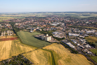 Vue aérienne de Quedlinburger Landstr à Halberstadt dans le département Saxe-Anhalt, Allemagne