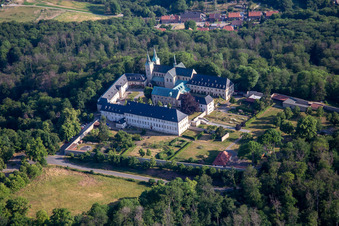 Photographie aérienne de Monastère de Huysburg à le quartier Röderhof in Huy dans le département Saxe-Anhalt, Allemagne