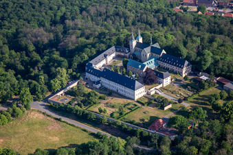 Vue oblique de Monastère de Huysburg à le quartier Röderhof in Huy dans le département Saxe-Anhalt, Allemagne
