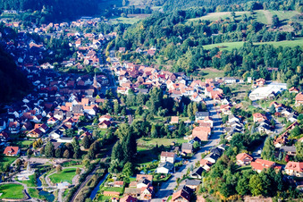 Vue aérienne de Village sur la Wieslauter à Bruchweiler-Bärenbach dans le département Rhénanie-Palatinat, Allemagne