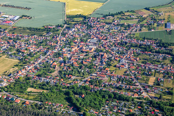 Vue aérienne de Du sud à le quartier Rieder in Ballenstedt dans le département Saxe-Anhalt, Allemagne