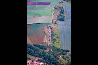 Vue aérienne de Mur du Diable (Königstein) à le quartier Weddersleben in Thale dans le département Saxe-Anhalt, Allemagne
