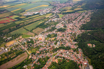 Vue aérienne de Du sud-ouest à le quartier Gernrode in Quedlinburg dans le département Saxe-Anhalt, Allemagne