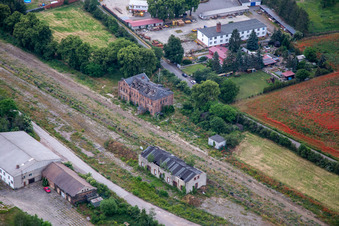 Vue aérienne de Ruine de la Vater-Jahn-Straße à le quartier Ermsleben in Falkenstein dans le département Saxe-Anhalt, Allemagne