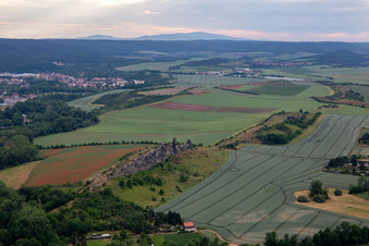 Vue aérienne de Mur du Diable (Königstein) à le quartier Weddersleben in Thale dans le département Saxe-Anhalt, Allemagne