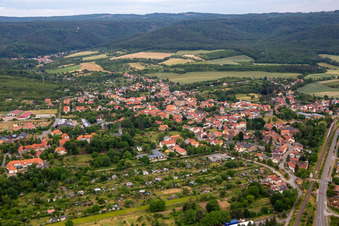 Vue aérienne de Du nord à le quartier Neinstedt in Thale dans le département Saxe-Anhalt, Allemagne