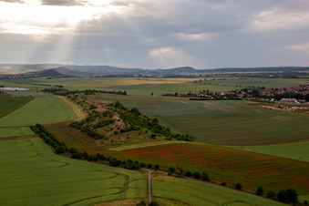 Vue aérienne de Mur du Diable de Warnstedt à le quartier Warnstedt in Thale dans le département Saxe-Anhalt, Allemagne