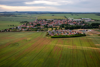 Vue aérienne de Du sud à le quartier Warnstedt in Thale dans le département Saxe-Anhalt, Allemagne
