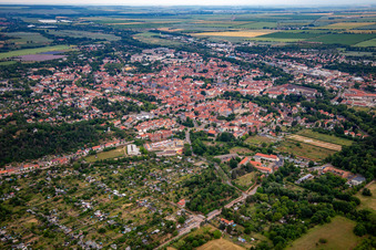 Vue aérienne de Du sud-ouest à Quedlinburg dans le département Saxe-Anhalt, Allemagne