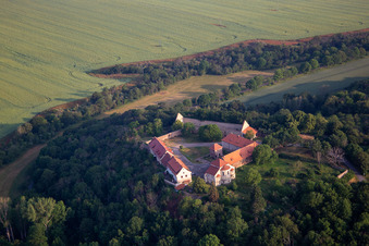 Vue oblique de Konradsburg à le quartier Ermsleben in Falkenstein dans le département Saxe-Anhalt, Allemagne