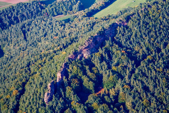 Vue aérienne de Escalade de rochers à Busenberg dans le département Rhénanie-Palatinat, Allemagne