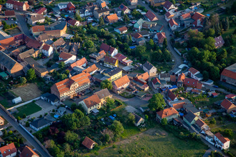 Vue aérienne de Nouvelle Ville à le quartier Rieder in Ballenstedt dans le département Saxe-Anhalt, Allemagne