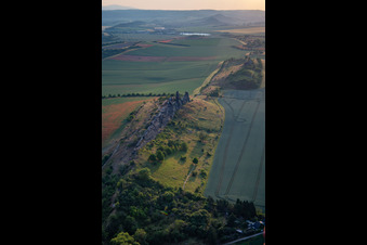 Photographie aérienne de Mur du Diable (Königstein) vu de l'est à le quartier Weddersleben in Thale dans le département Saxe-Anhalt, Allemagne