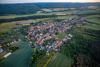 Vue aérienne de Du nord-est à le quartier Timmenrode in Blankenburg dans le département Saxe-Anhalt, Allemagne