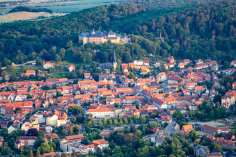 Vue aérienne de Château-hôtel Blankenburg à Blankenburg dans le département Saxe-Anhalt, Allemagne