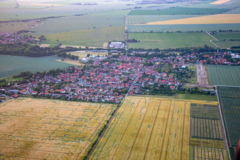 Vue aérienne de Du sud à le quartier Silstedt in Wernigerode dans le département Saxe-Anhalt, Allemagne