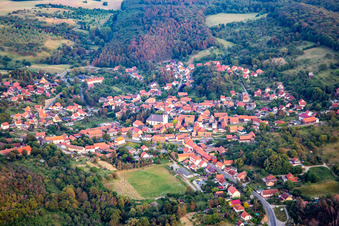 Vue aérienne de Du nord-ouest à le quartier Heimburg in Blankenburg dans le département Saxe-Anhalt, Allemagne