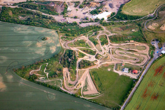 Vue aérienne de Piste de motocross Westerhausen à le quartier Westerhausen in Thale dans le département Saxe-Anhalt, Allemagne