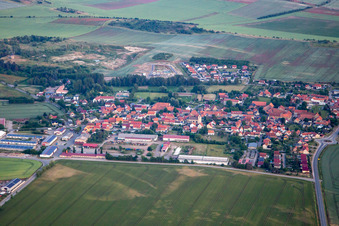 Vue aérienne de Avec N à le quartier Warnstedt in Thale dans le département Saxe-Anhalt, Allemagne