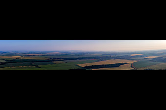 Vue aérienne de Panorama de l'avant-pays du Harz à le quartier Ermsleben in Falkenstein dans le département Saxe-Anhalt, Allemagne