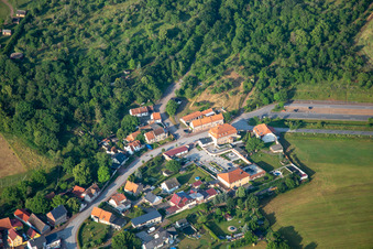 Vue aérienne de Cherry Café Tilleda à le quartier Tilleda in Kelbra dans le département Saxe-Anhalt, Allemagne