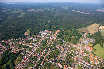 Vue oblique de Avenue du château à Ballenstedt dans le département Saxe-Anhalt, Allemagne