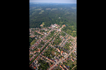 Avenue du château à Ballenstedt dans le département Saxe-Anhalt, Allemagne d'en haut