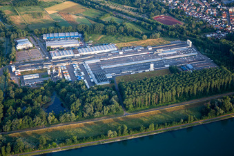 Vue aérienne de Menuiserie Knaus-Johann à Germersheim dans le département Rhénanie-Palatinat, Allemagne