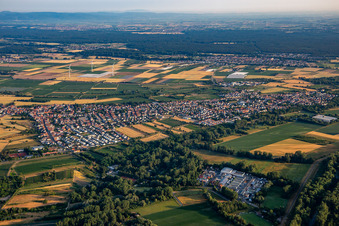 Enregistrement par drone de Quartier Heiligenstein in Römerberg dans le département Rhénanie-Palatinat, Allemagne