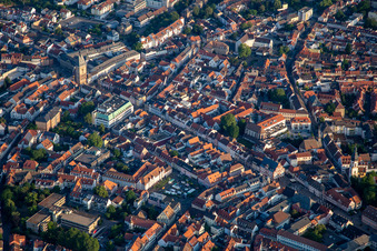Vue aérienne de Maximilianstrasse à Speyer dans le département Rhénanie-Palatinat, Allemagne