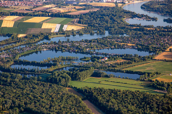 Vue aérienne de « Adriatique bleue » depuis le sud-est à Altrip dans le département Rhénanie-Palatinat, Allemagne