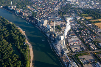 Photographie aérienne de Grande centrale électrique Mannheim GKM du sud à le quartier Neckarau in Mannheim dans le département Bade-Wurtemberg, Allemagne