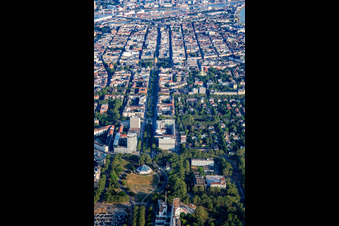 Vue aérienne de Planétarium et Augustaanlage dans le prolongement de l'A656 à le quartier Oststadt in Mannheim dans le département Bade-Wurtemberg, Allemagne