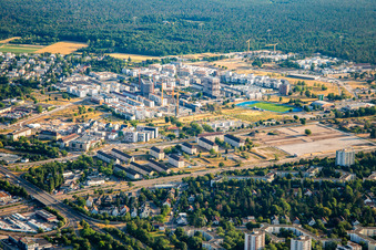 Vue aérienne de Complexe résidentiel E Franklin à le quartier Käfertal in Mannheim dans le département Bade-Wurtemberg, Allemagne