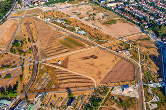 Vue aérienne de Conversion : Philipp Morlockm, Habitat du lézard, eaux de triton dans l'installation de lavage des bassins du parc Spinelli de l'Exposition fédérale des jardins Mannheim BUGA 2023 à le quartier Käfertal in Mannheim dans le département Bade-Wurtemberg, Allemagne