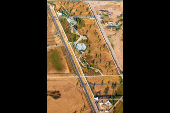 Vue aérienne de Palatinat Mile of Innovations, PARKSCHALE Conversio : Philipp Morlock, habitat des lézards, étang à tritons, bassin de lavage, passerelle panoramique - Le système à trois champs du parc Spinelli à l'exposition fédérale des jardins (BUGA) 2023 à le quartier Feudenheim in Mannheim dans le département Bade-Wurtemberg, Allemagne