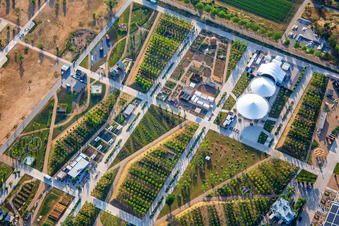 Vue aérienne de Scène principale du parc Spinelli de l'Exposition fédérale de jardinage Mannheim BUGA 2023 à le quartier Käfertal in Mannheim dans le département Bade-Wurtemberg, Allemagne