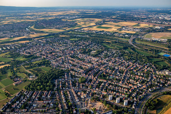 Vue aérienne de De l'ouest à le quartier Feudenheim in Mannheim dans le département Bade-Wurtemberg, Allemagne