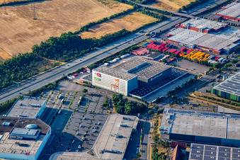 Vue aérienne de XXXLutz Mann Furniture Mannheim à le quartier Vogelstang in Mannheim dans le département Bade-Wurtemberg, Allemagne