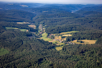 Vue aérienne de Olfen à le quartier Hüttenthal in Mossautal dans le département Hesse, Allemagne