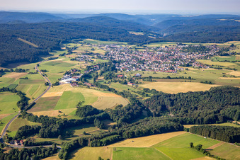 Quartier Beerfelden in Oberzent dans le département Hesse, Allemagne du point de vue du drone