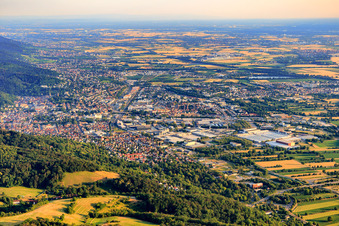 Vue aérienne de Du nord-est à Weinheim dans le département Bade-Wurtemberg, Allemagne