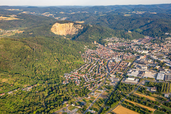 Vue aérienne de Avec carrière à Weinheim dans le département Bade-Wurtemberg, Allemagne