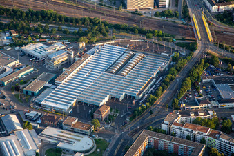 Vue aérienne de Dépôt de tramway 5 et musée des transports locaux à le quartier Schwetzingerstadt in Mannheim dans le département Bade-Wurtemberg, Allemagne