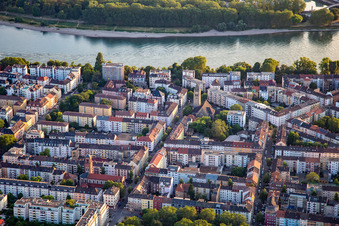Vue aérienne de Windeckstraße jusqu'à l'église Saint-Jean à le quartier Lindenhof in Mannheim dans le département Bade-Wurtemberg, Allemagne