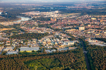 Vue aérienne de Du nord-ouest à Speyer dans le département Rhénanie-Palatinat, Allemagne