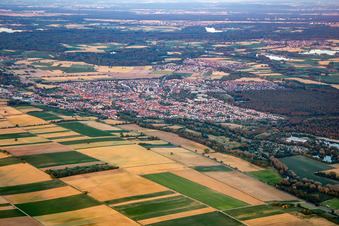Vue aérienne de Du nord-ouest à Rülzheim dans le département Rhénanie-Palatinat, Allemagne